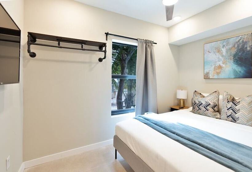 Miami Vibes In East Little Havana