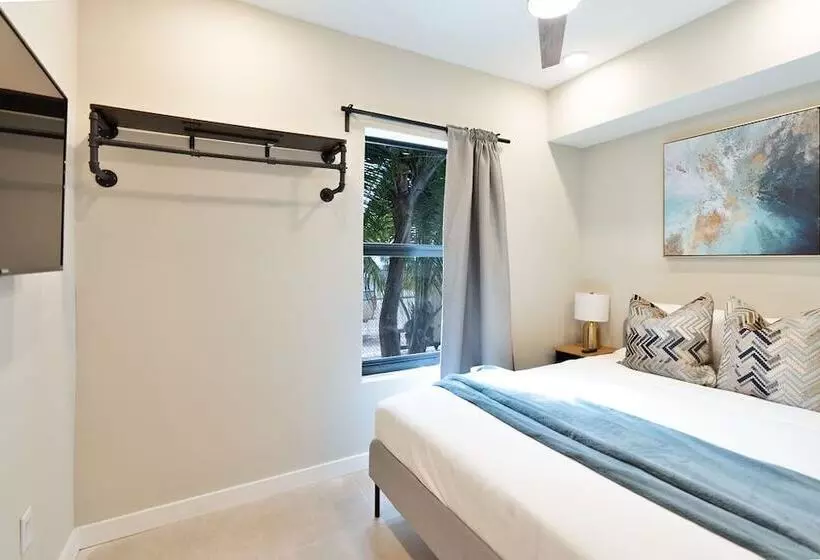 Miami Vibes In East Little Havana