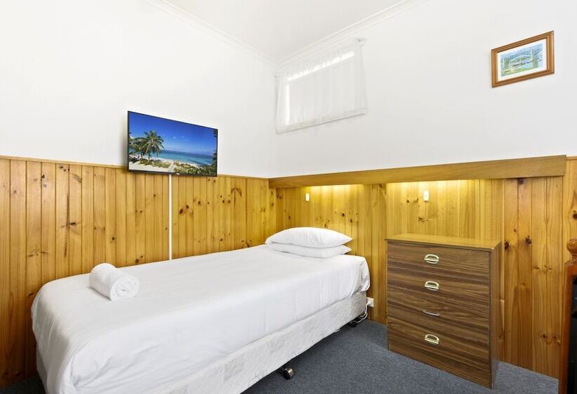 Ocean Bridge Lakes Entrance