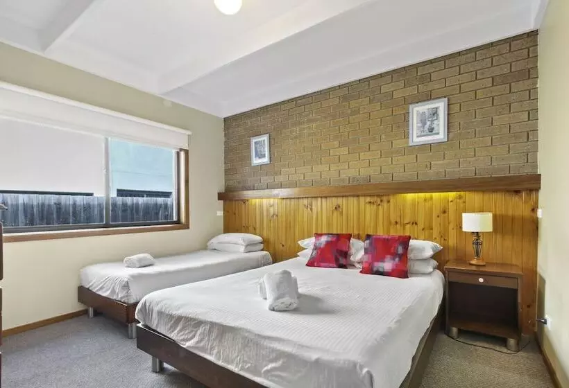 Ocean Bridge Lakes Entrance