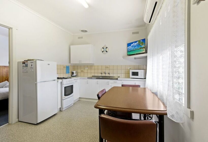 Ocean Bridge Lakes Entrance