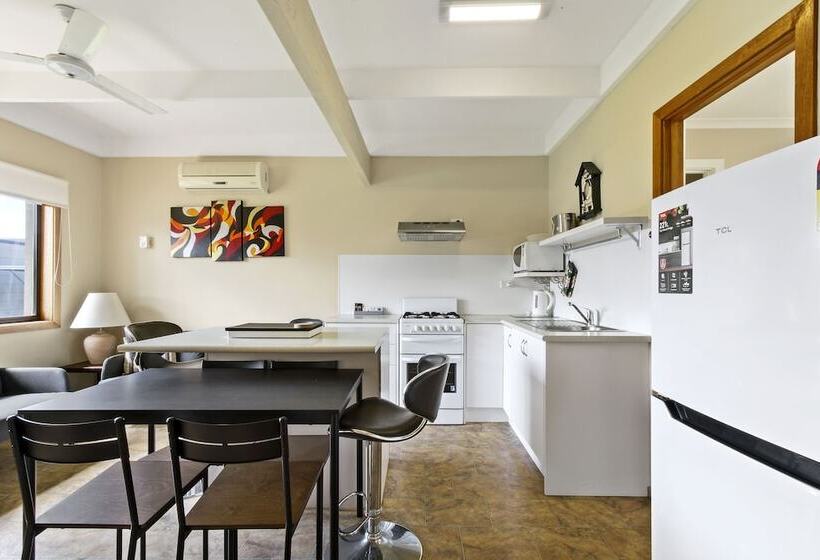 Ocean Bridge Lakes Entrance