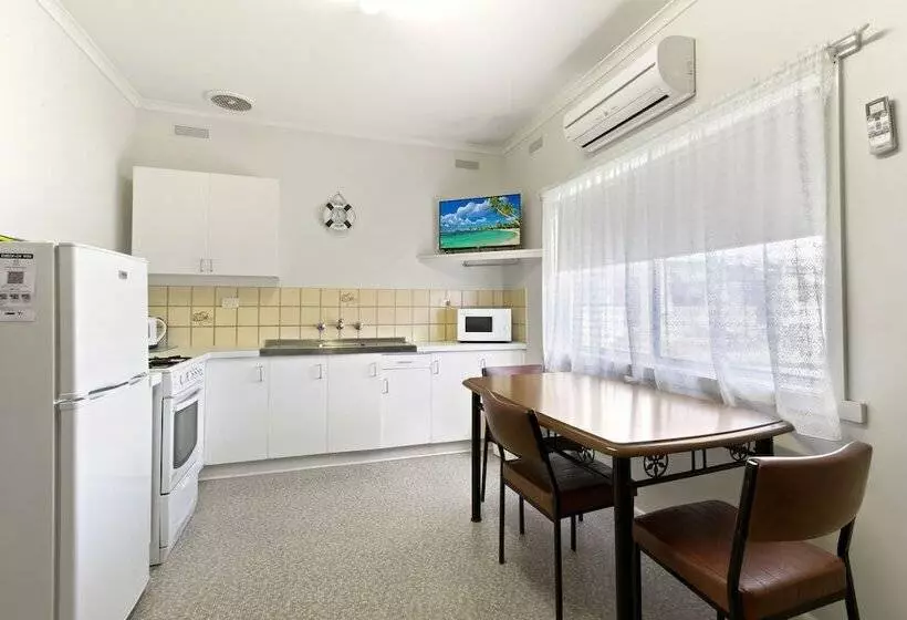 Ocean Bridge Lakes Entrance