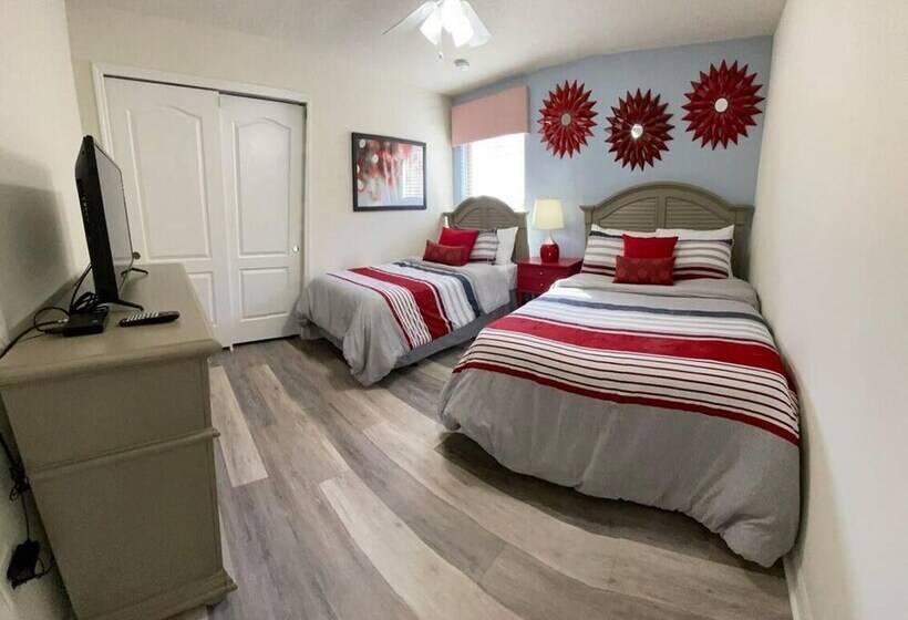 إقامة Beautiful 8 Bedroom Villa Near Disney With Pool