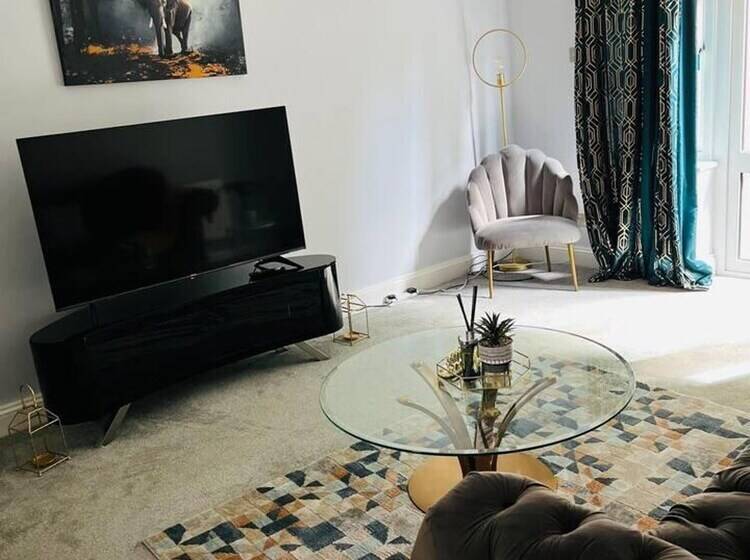 레지던스 Lovely 2 Bed House In Rochester