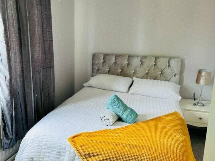 레지던스 Lovely 2 Bed House In Rochester