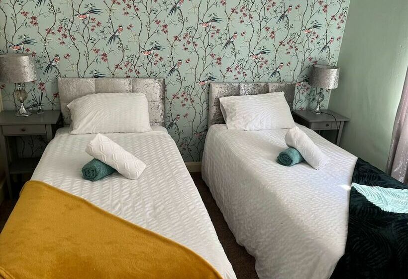 레지던스 Lovely 2 Bed House In Rochester