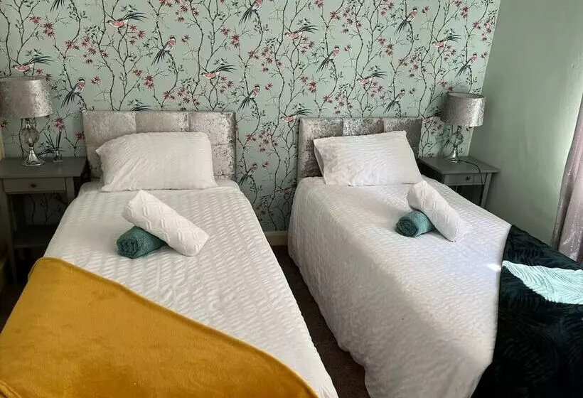 レジデンス Lovely 2 Bed House In Rochester