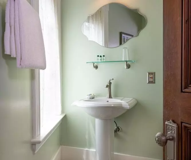 Sinclair Inn Bed And Breakfast