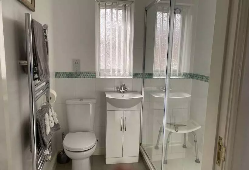 Cosy Dog Friendly Cottage, Sleeps 4, Bridlington