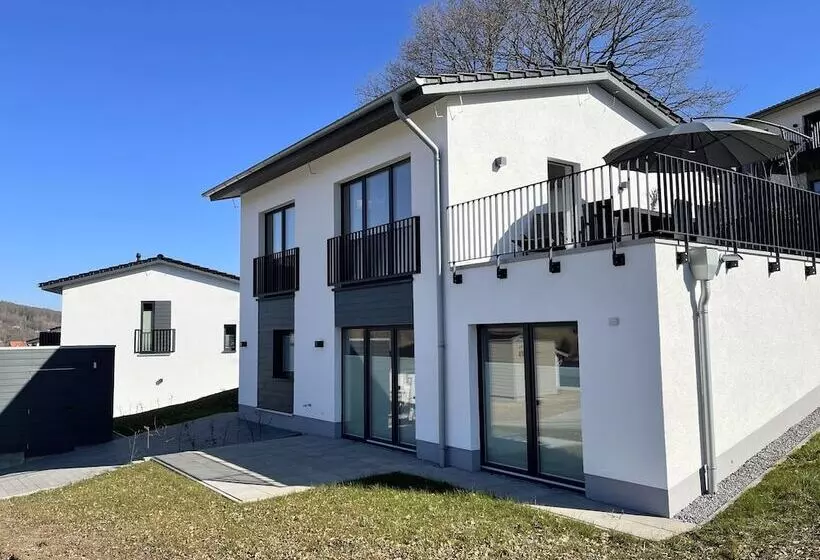 Diemelblick 12   Leni