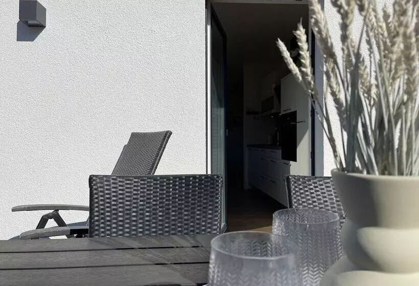 Diemelblick 12   Leni