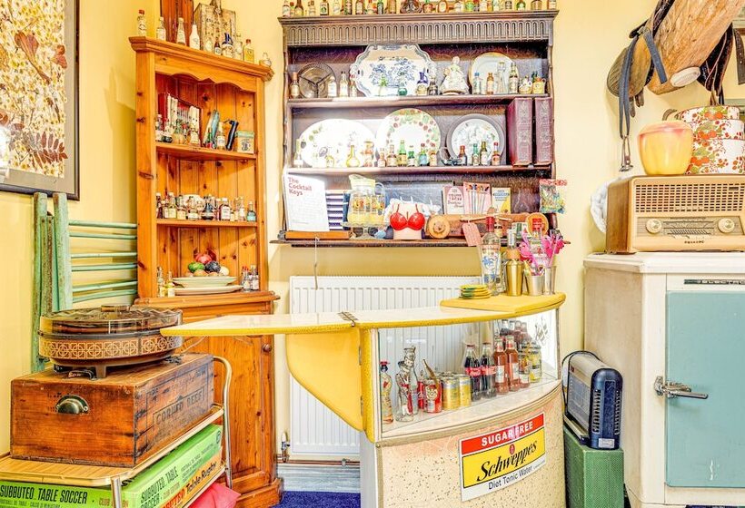 Family Country Cottage With A Private Valley View