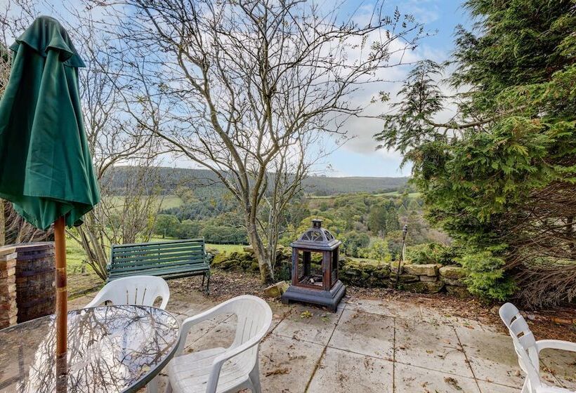 Family Country Cottage With A Private Valley View
