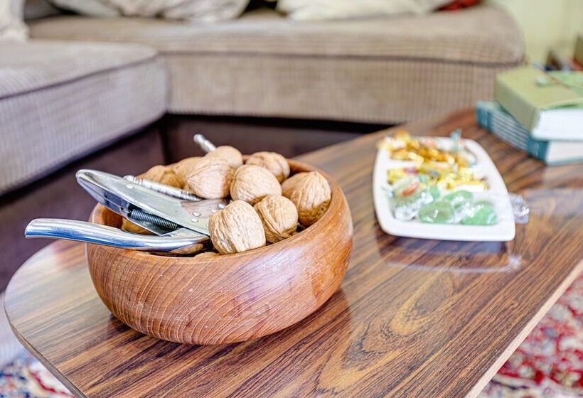 Family Country Cottage With A Private Valley View