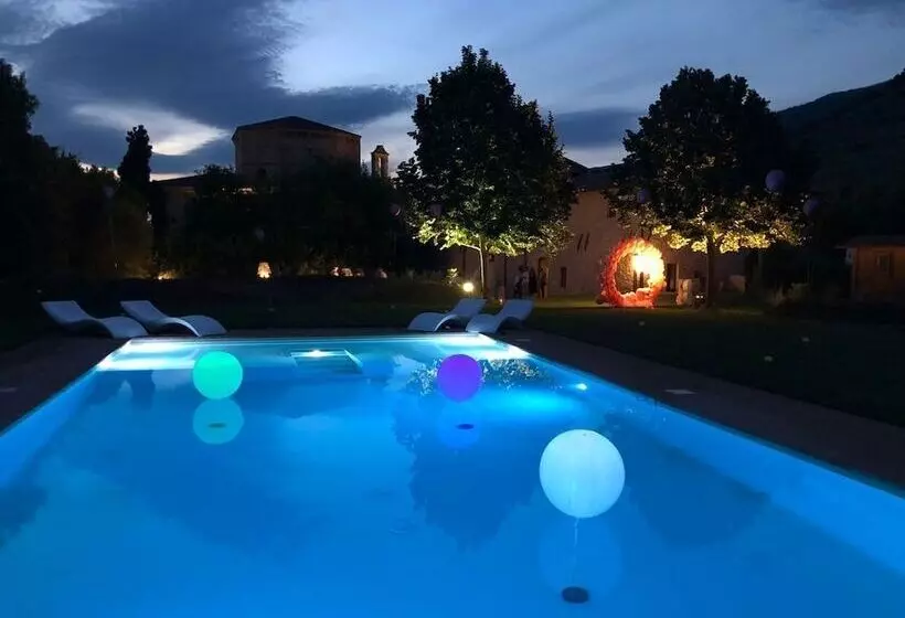 Hotelli Chiesatonda Resort