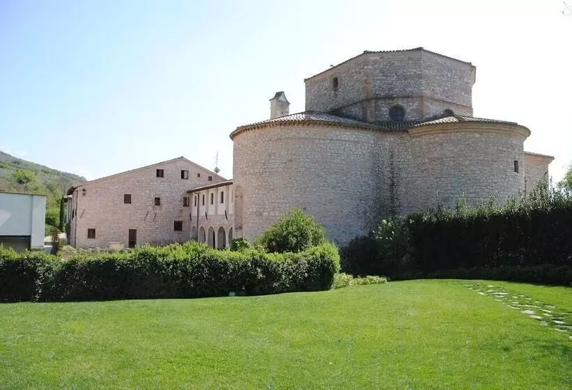 Hotelli Chiesatonda Resort