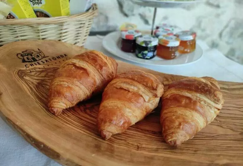 Hotelli Chiesatonda Resort