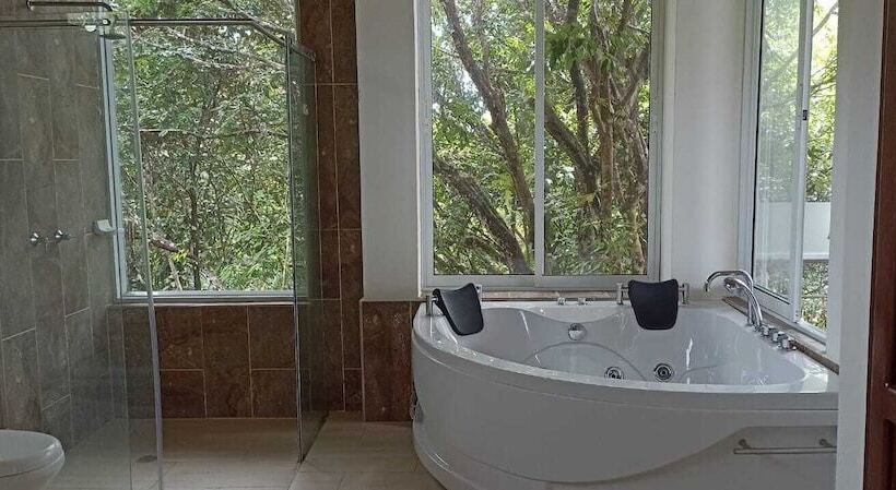 בית מלון כפרי La Manigua Hostal