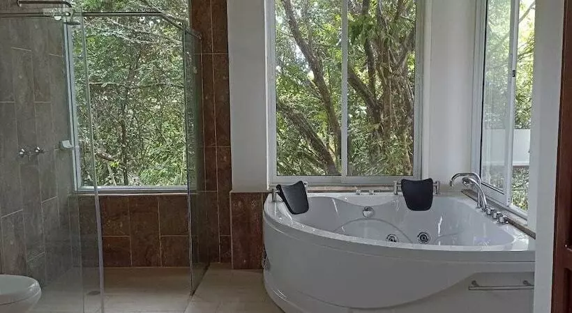 ホテル La Manigua Hostal
