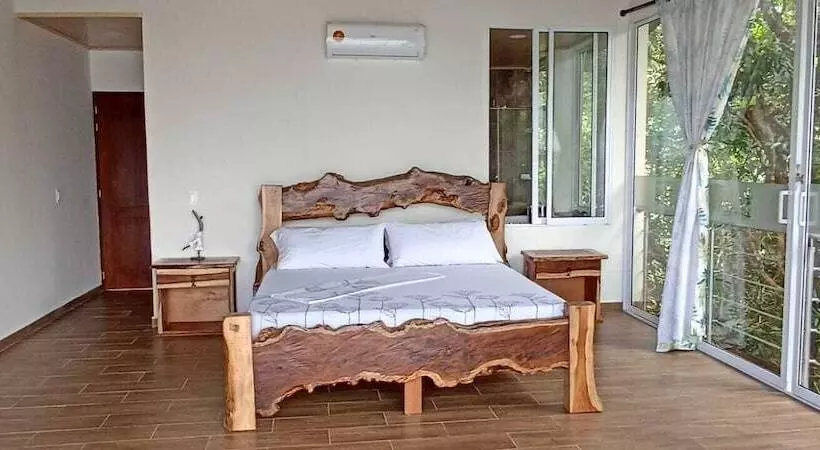ホテル La Manigua Hostal