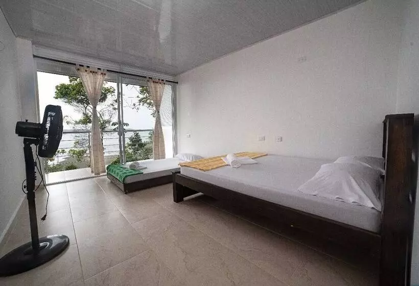 ホテル La Manigua Hostal