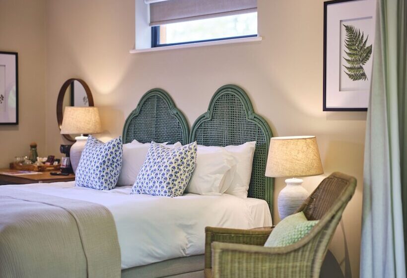 酒店 The Weeping Willow