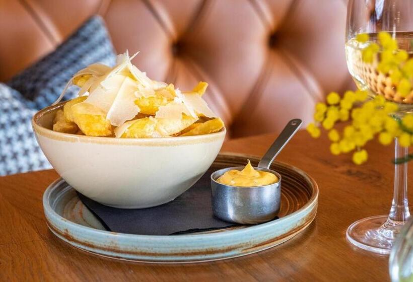 酒店 The Weeping Willow