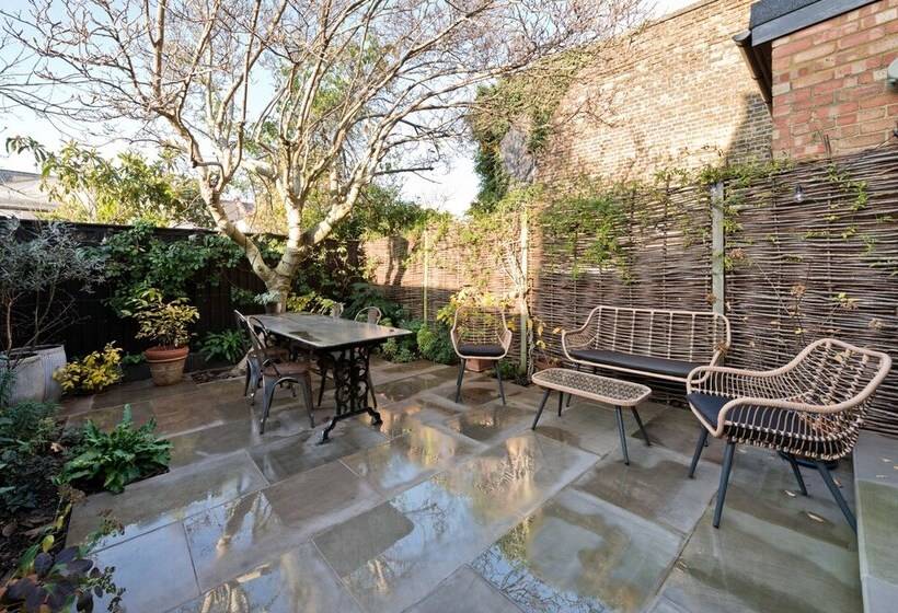 Interior Designed House With Garden In North West London By Underthedoormat