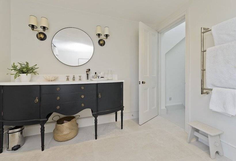 Interior Designed House With Garden In North West London By Underthedoormat