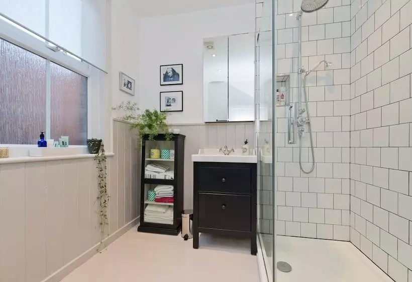 Interior Designed House With Garden In North West London By Underthedoormat