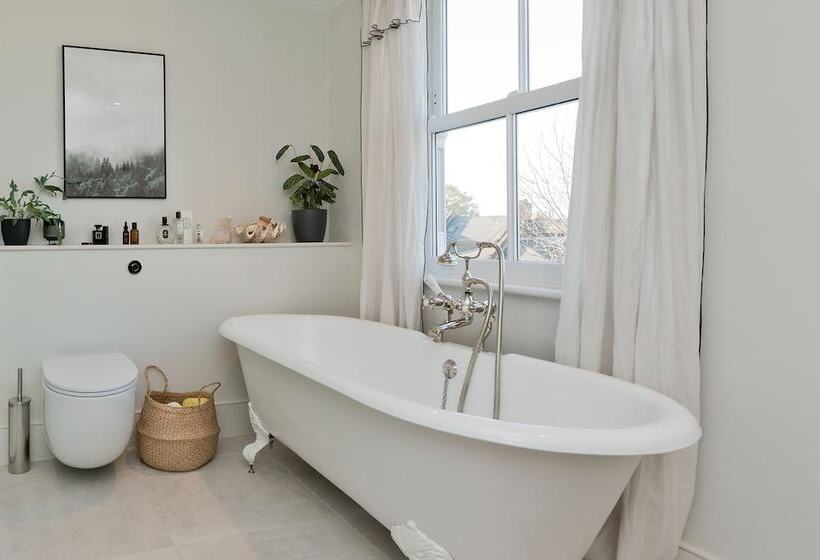 Interior Designed House With Garden In North West London By Underthedoormat