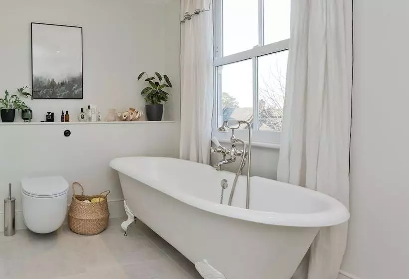 Interior Designed House With Garden In North West London By Underthedoormat