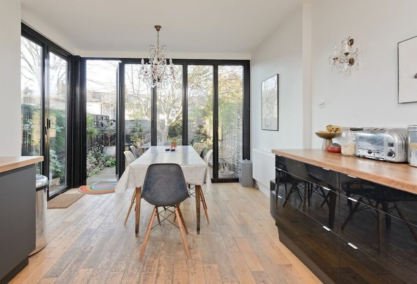 Interior Designed House With Garden In North West London By Underthedoormat