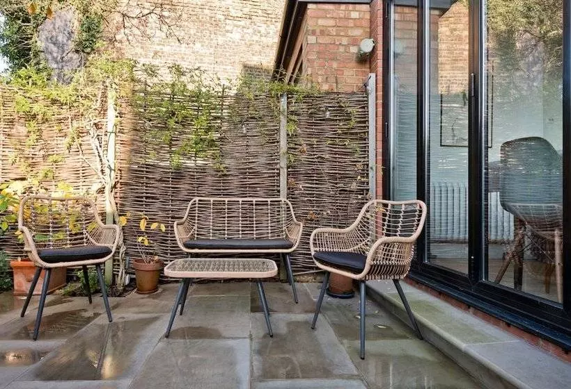 Interior Designed House With Garden In North West London By Underthedoormat