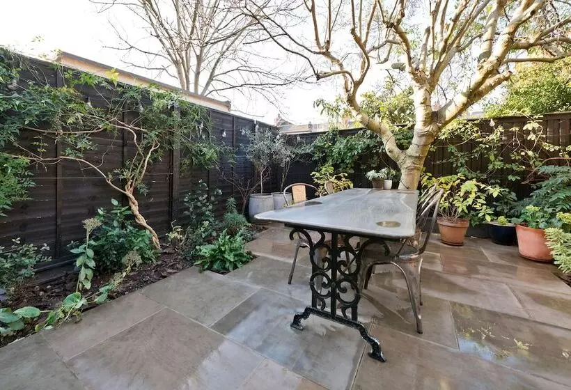 Interior Designed House With Garden In North West London By Underthedoormat