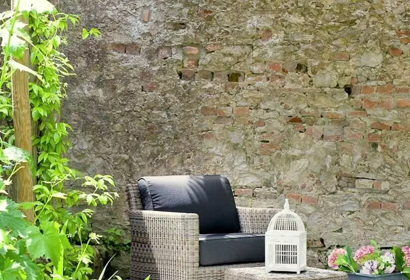 Lovely Cottage In S. Donato In Collina With Terrace