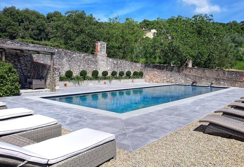 Lovely Cottage In S. Donato In Collina With Terrace