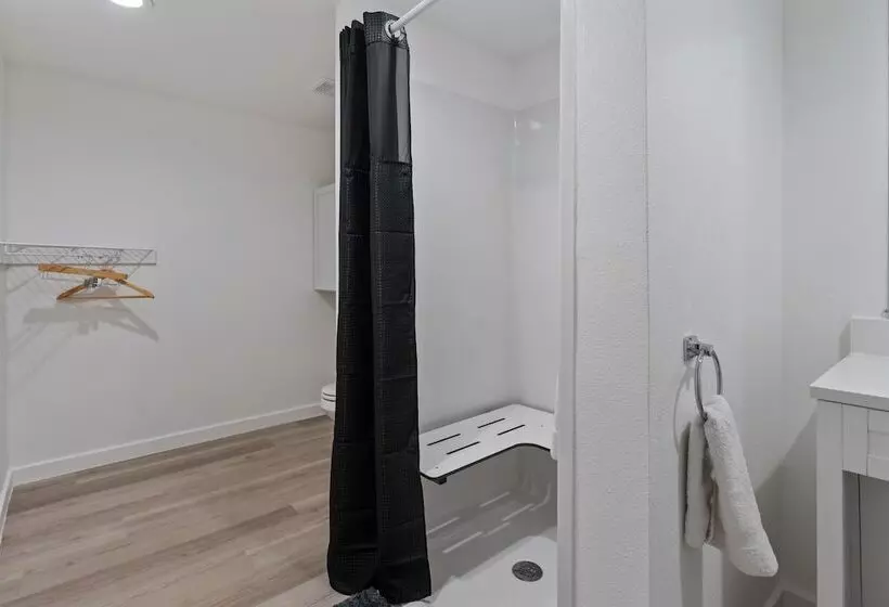 Motelli Extended Stay Gun Barrel City