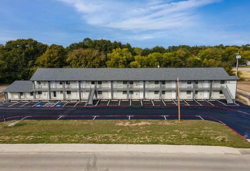 汽车旅馆 Extended Stay Gun Barrel City