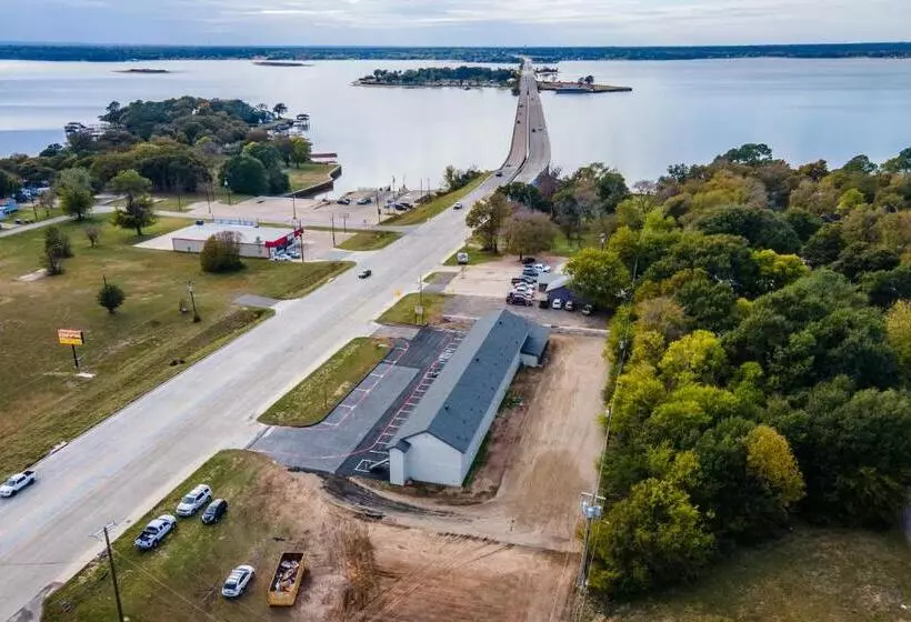 Motelli Extended Stay Gun Barrel City