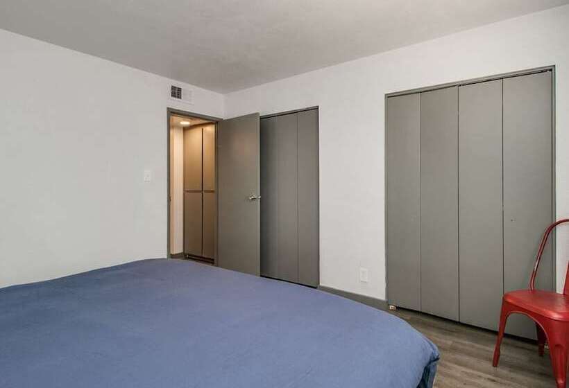 Old Town Scottsdale 2 Bdrm Gem!