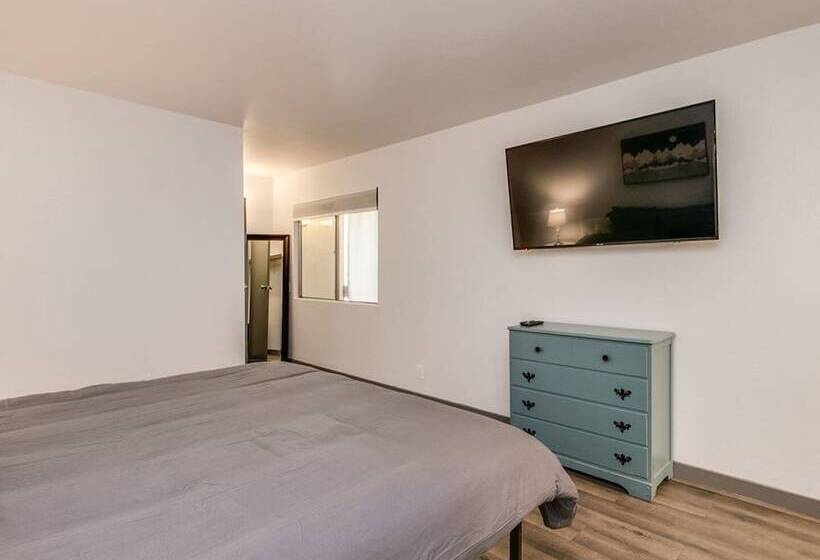 Old Town Scottsdale 2 Bdrm Gem!