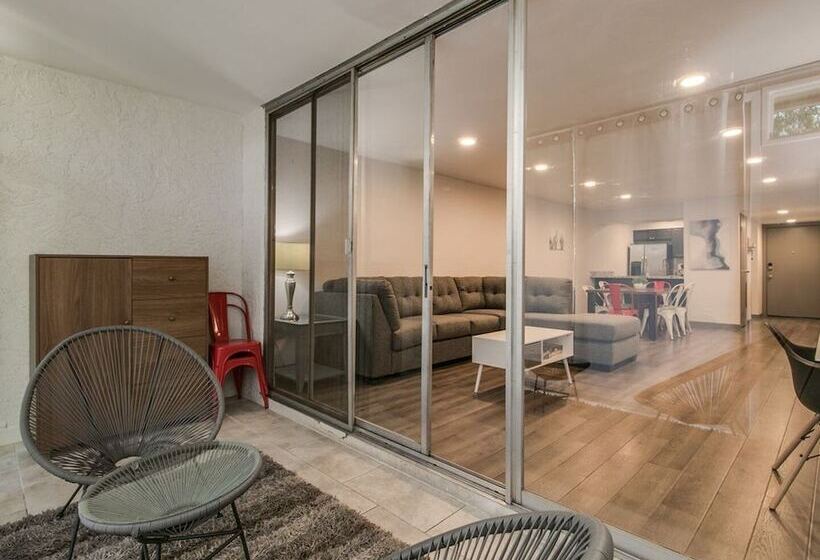 Old Town Scottsdale 2 Bdrm Gem!