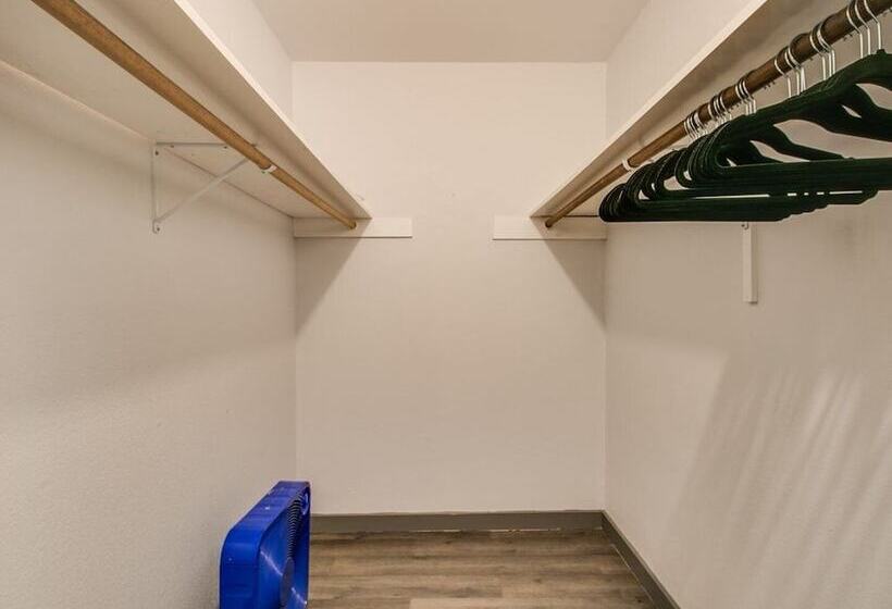 Old Town Scottsdale 2 Bdrm Gem!