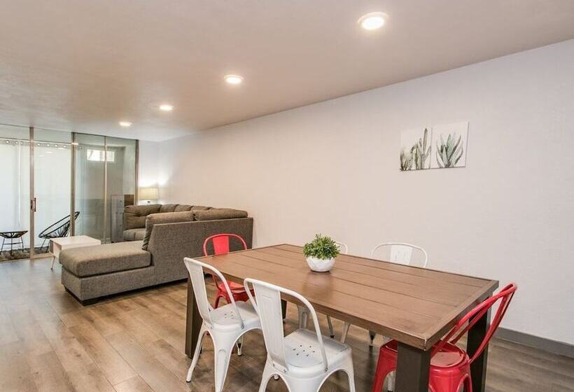 Old Town Scottsdale 2 Bdrm Gem!