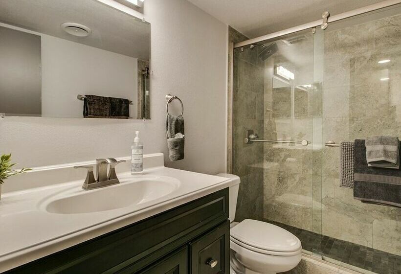 Old Town Scottsdale 2 Bdrm Gem!