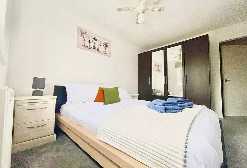 Majatalo The Hk House   Family Friendly Near To Blenheim Palace & Oxford City Centre