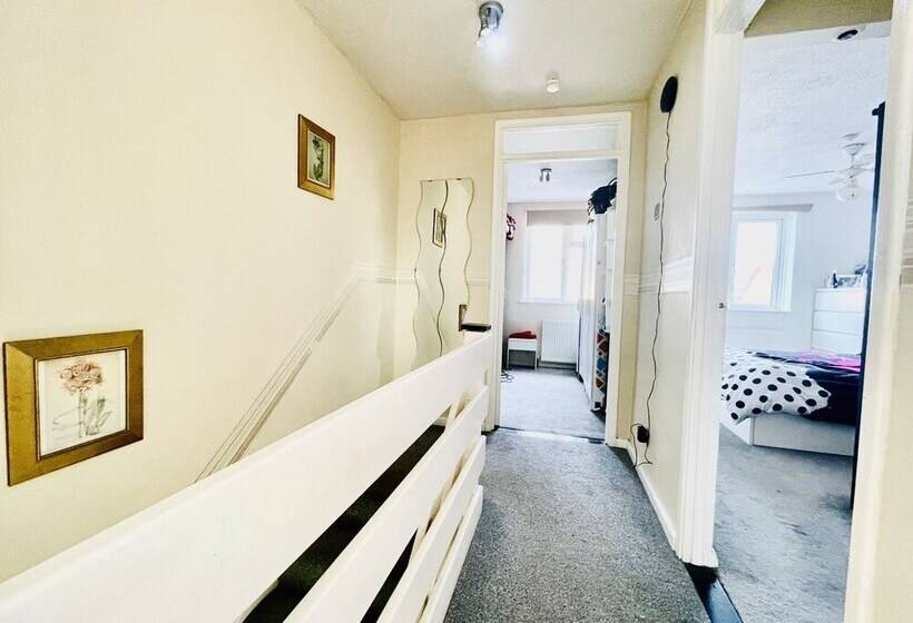 پانسیون The Hk House   Family Friendly Near To Blenheim Palace & Oxford City Centre