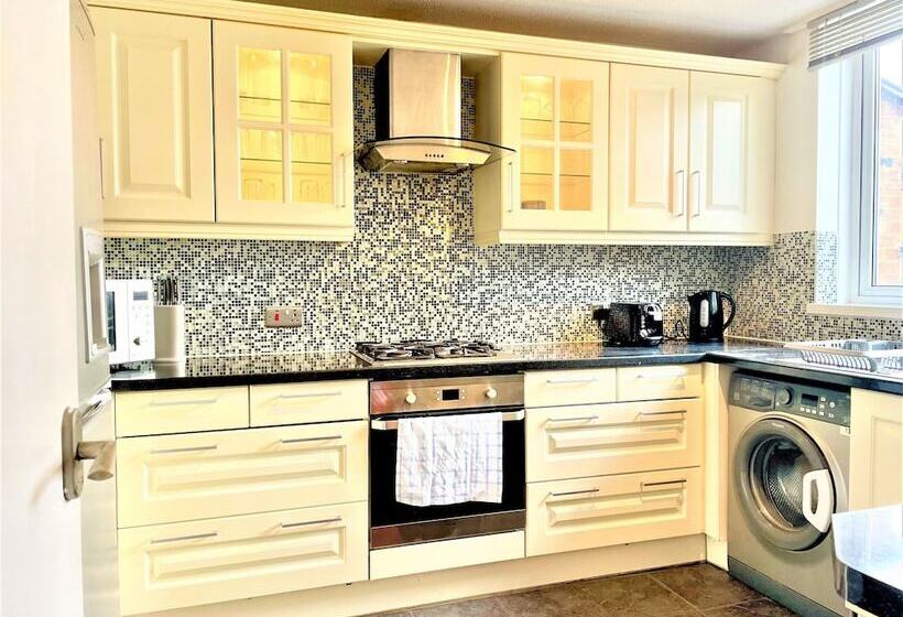 پانسیون The Hk House   Family Friendly Near To Blenheim Palace & Oxford City Centre